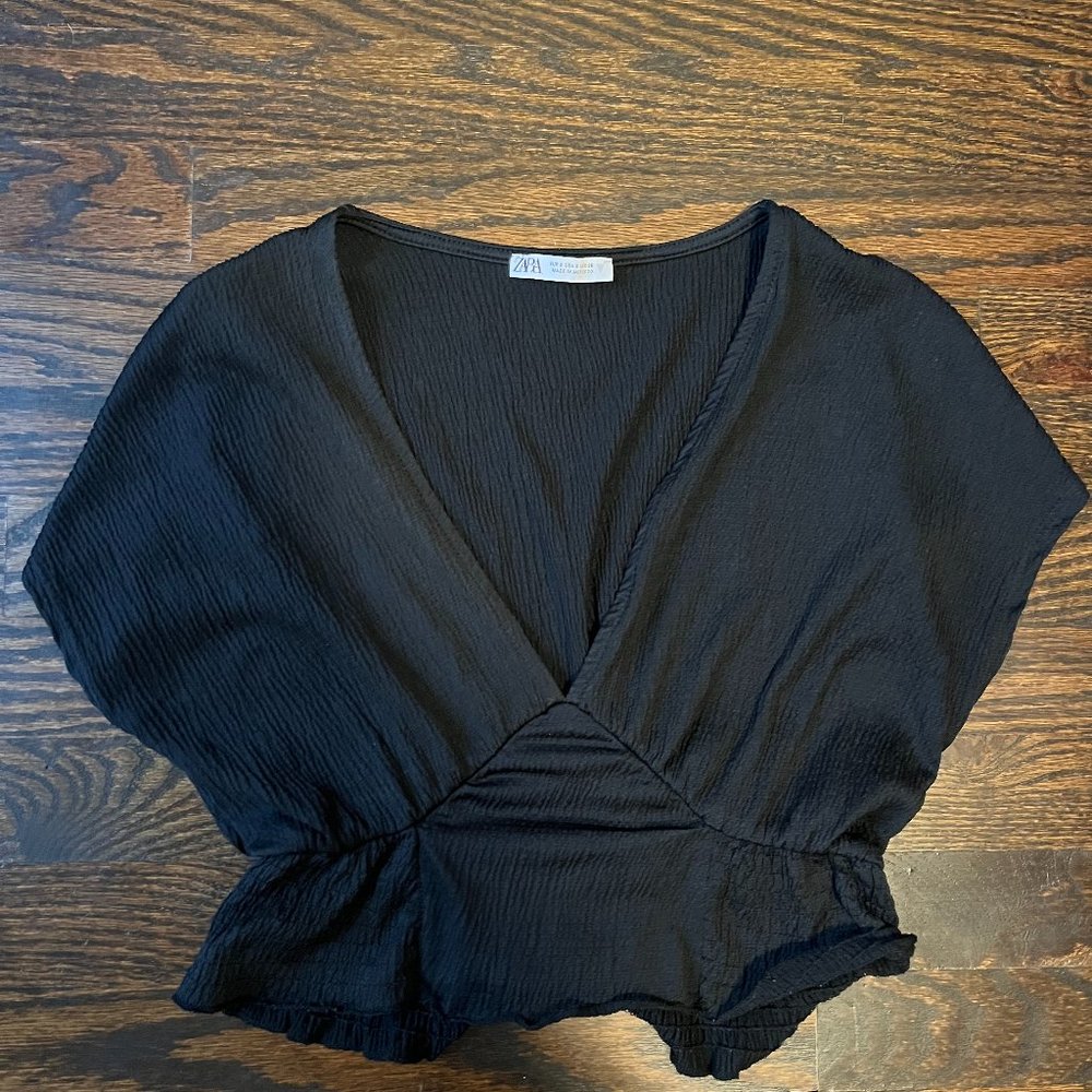 Black Short-Sleeved Deep V Neck Crop Top